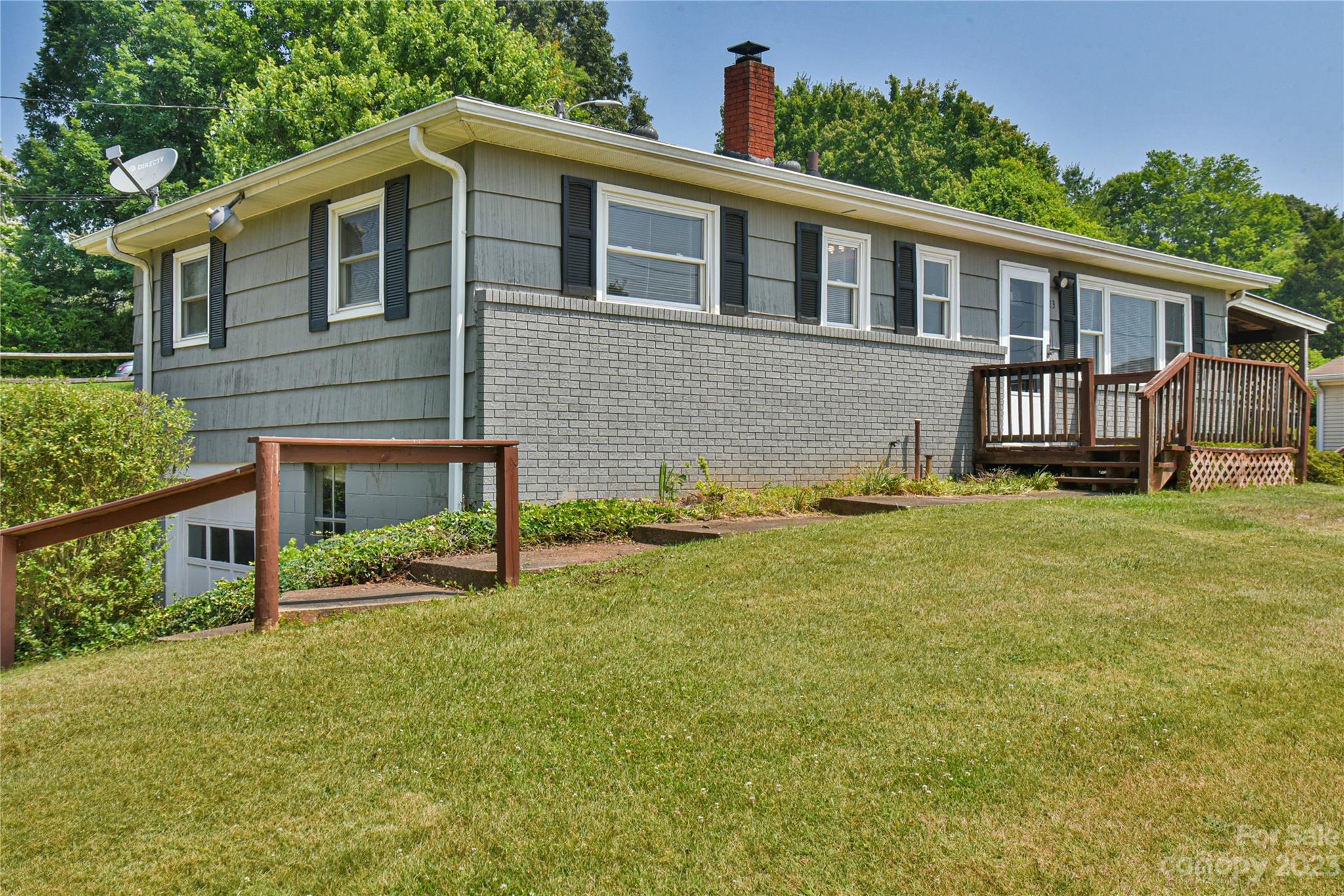 23 Holbrook Road Candler NC 28715