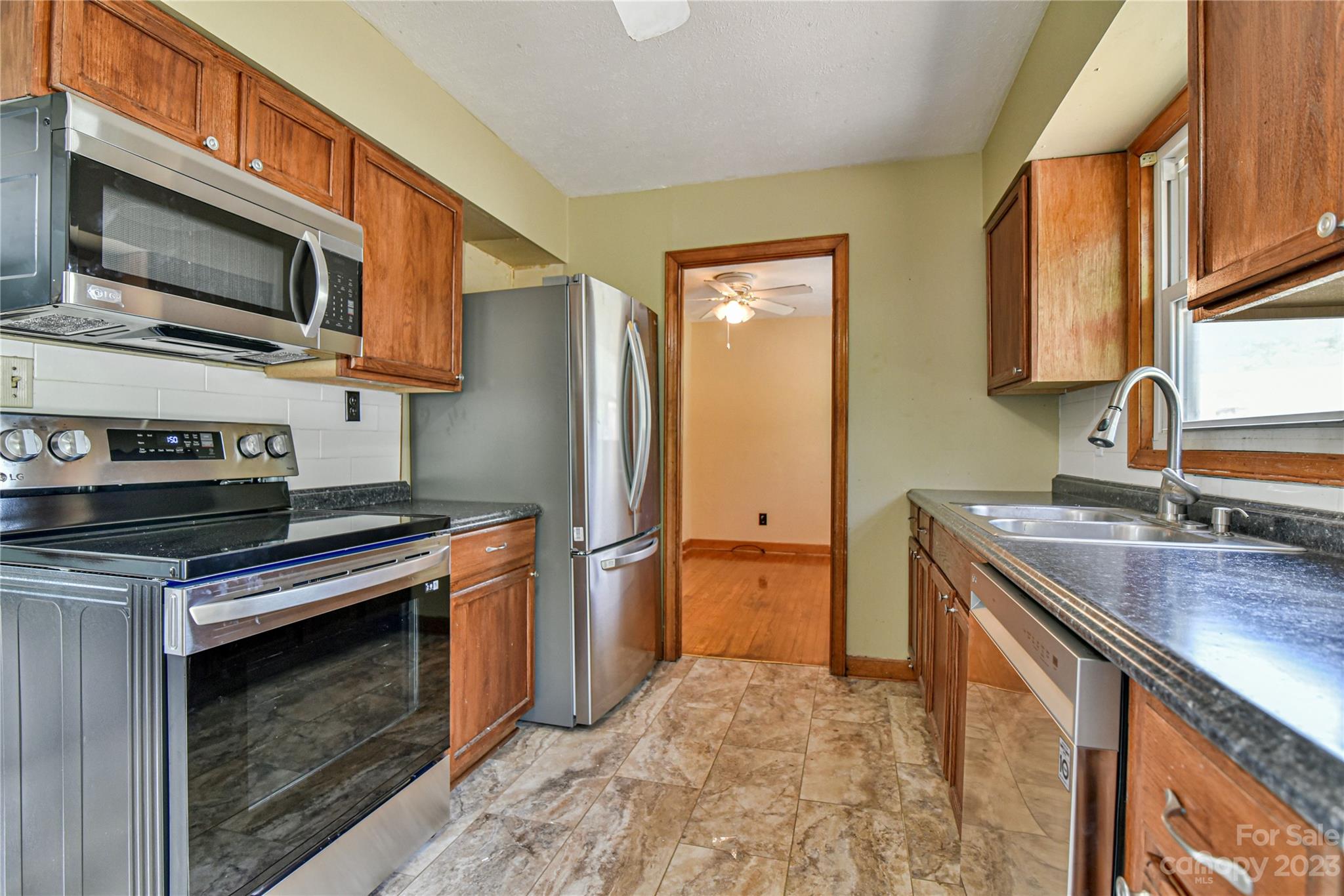 23 Holbrook Road Candler NC 28715