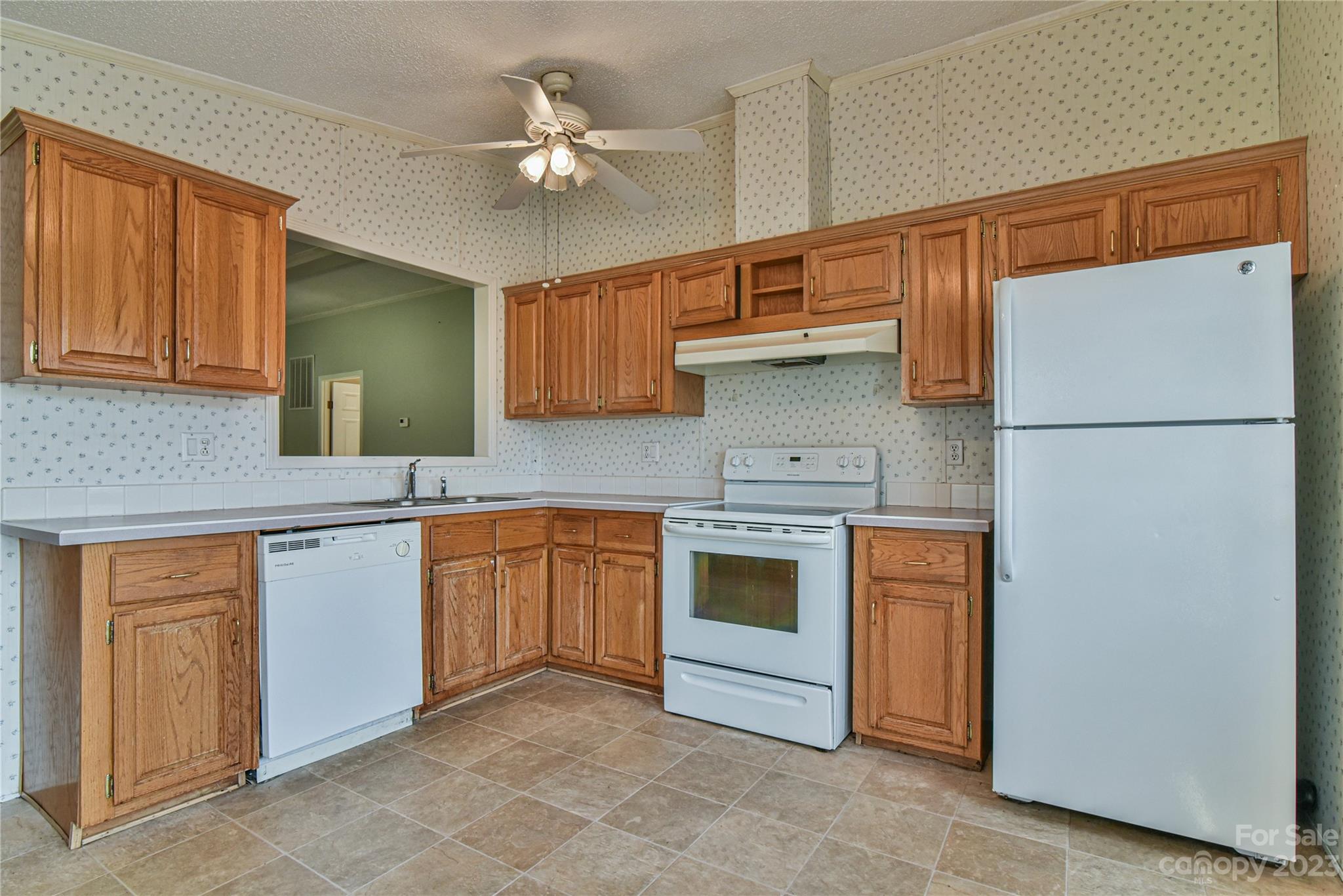 23 Holbrook Road Candler NC 28715