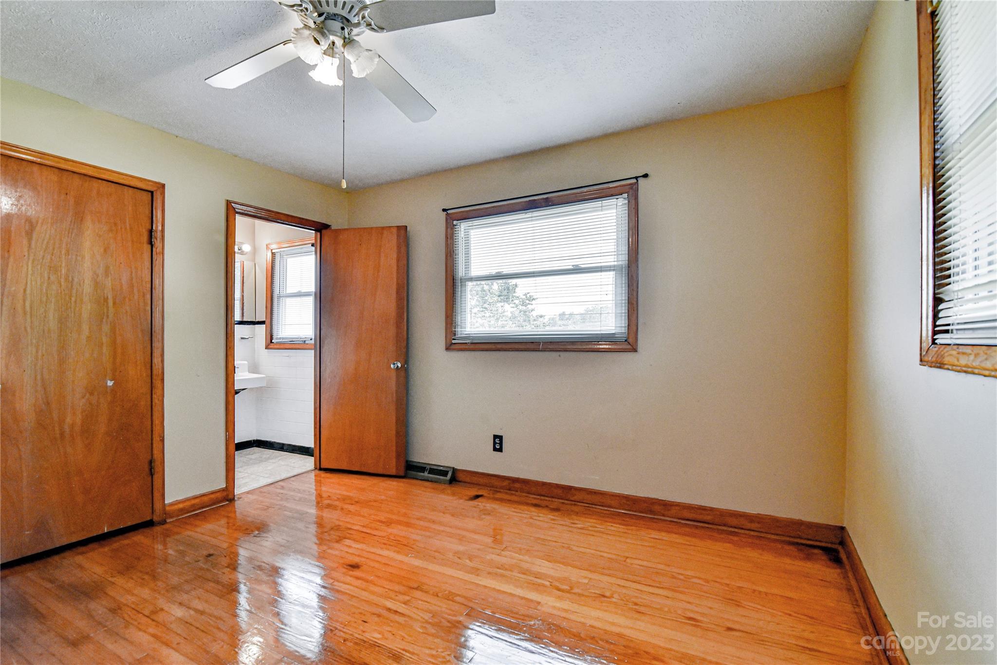 23 Holbrook Road Candler NC 28715