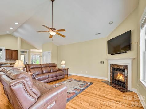 24 Creekside View Drive Asheville NC 28804