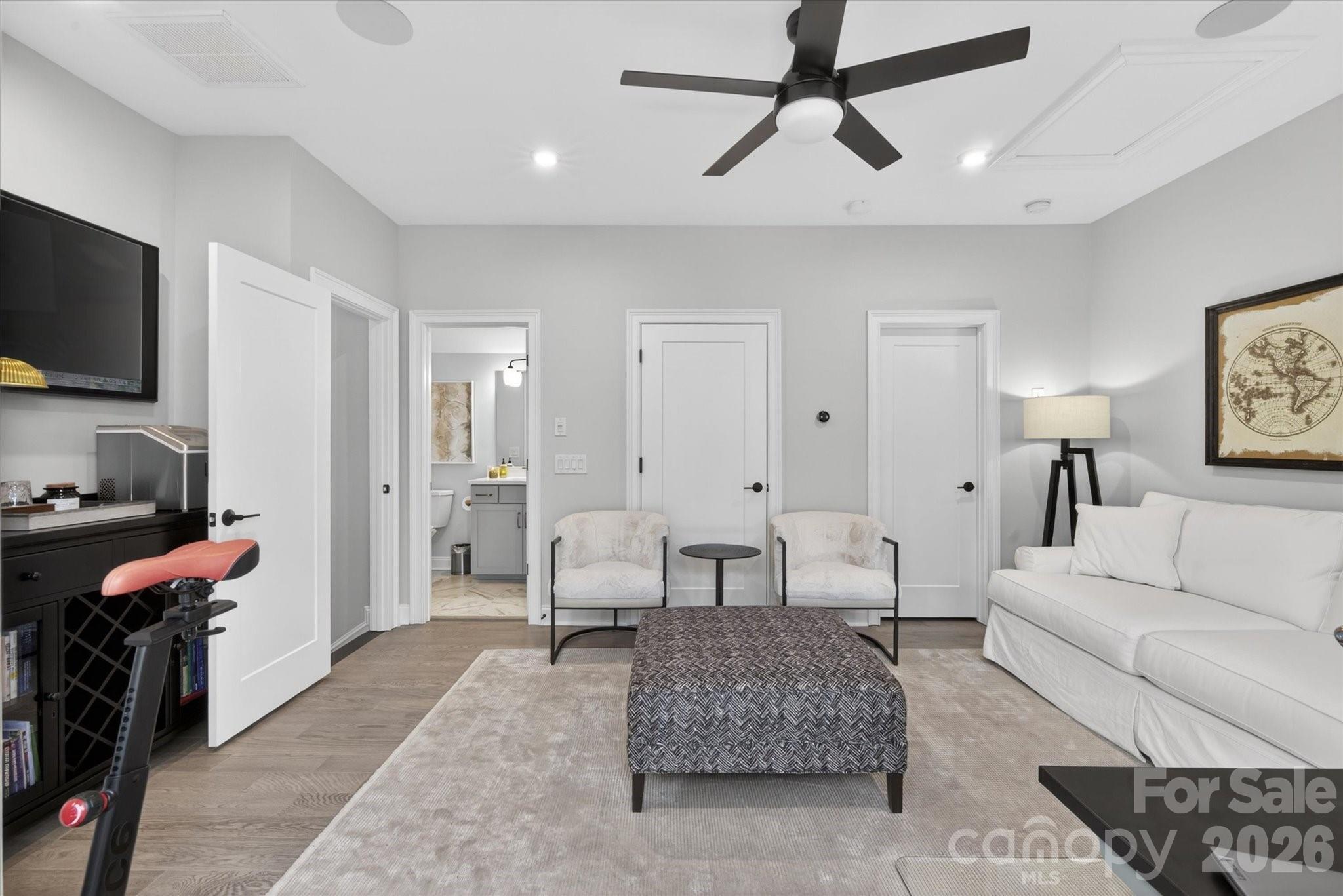 2547 Deacon Avenue Charlotte NC 28204