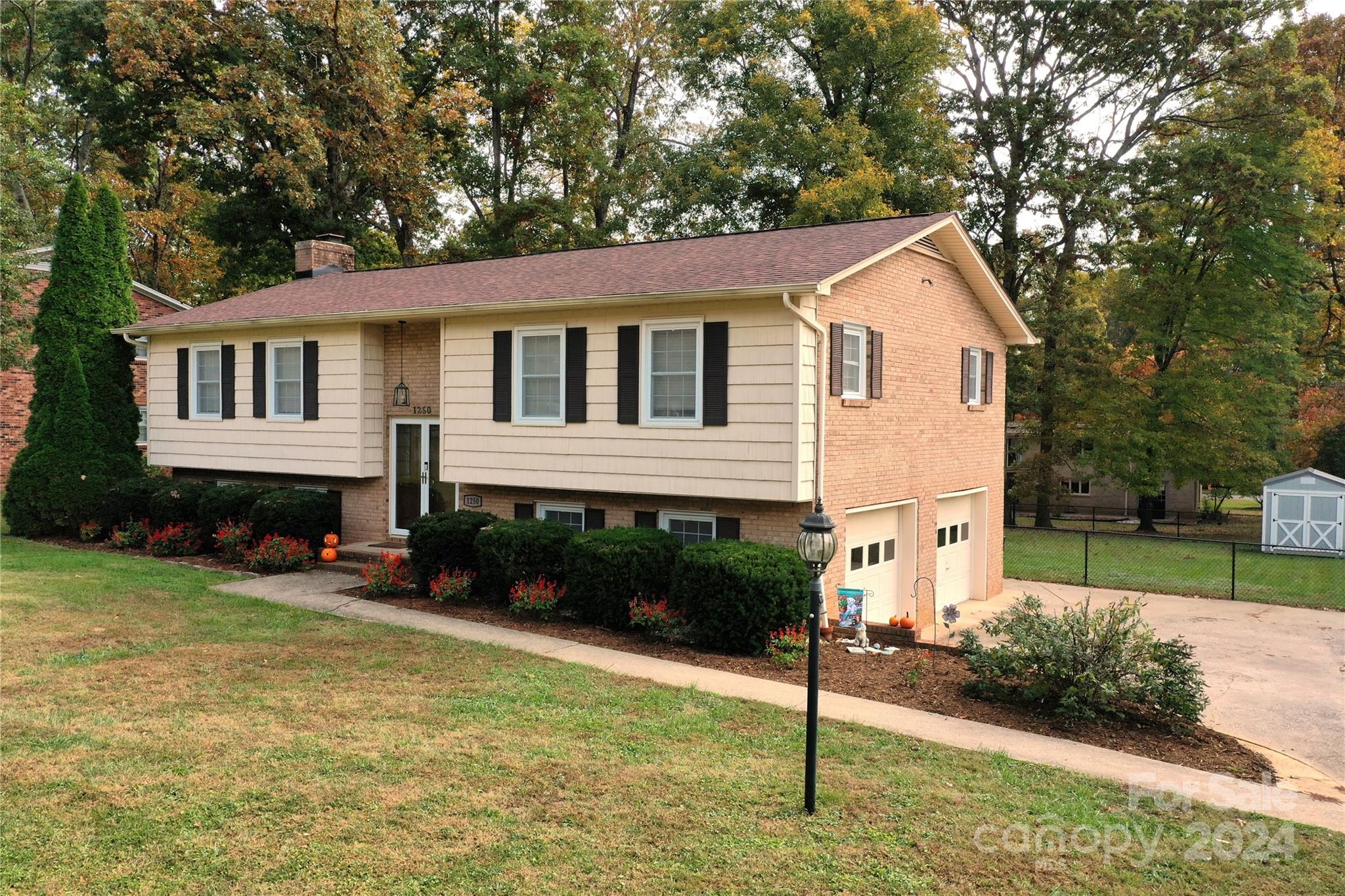 1250 19th Avenue NE Hickory NC 28601