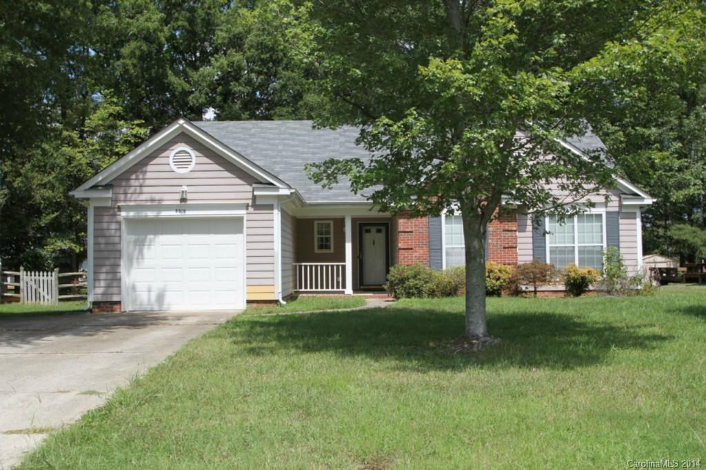 5519 Hedgecrest Place Charlotte NC 28269