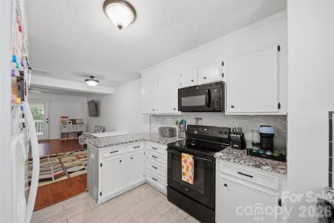 2675 White Oak Ct Extension Claremont NC 28610