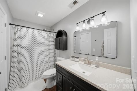 2675 White Oak Ct Extension Claremont NC 28610