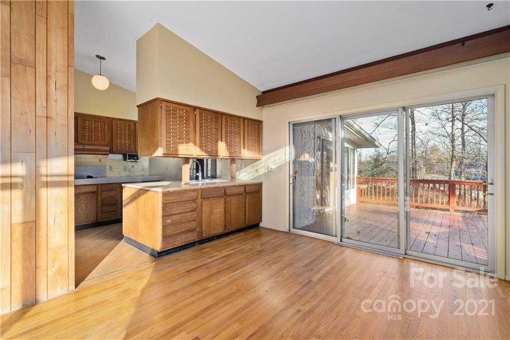 68 W Oakview Road Asheville NC 28806