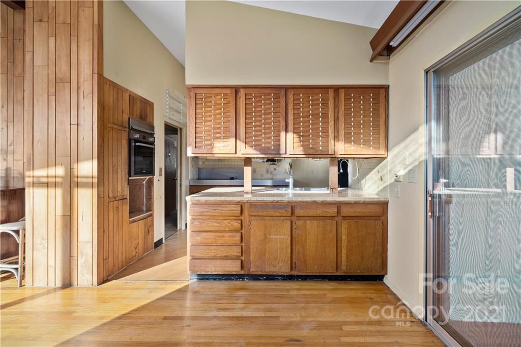 68 W Oakview Road Asheville NC 28806