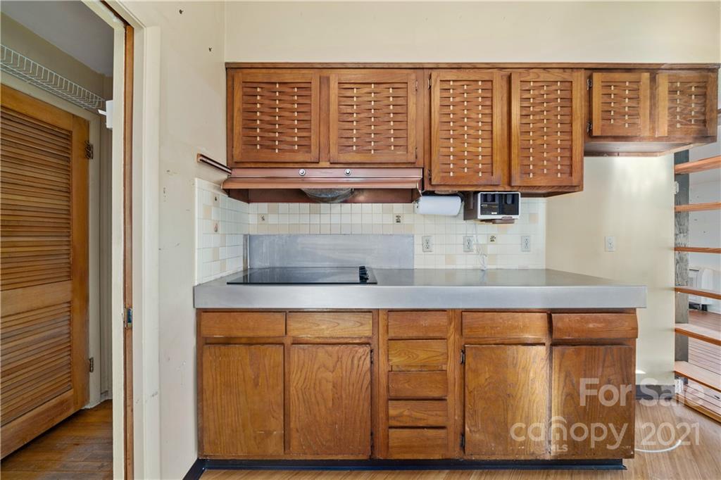 68 W Oakview Road Asheville NC 28806