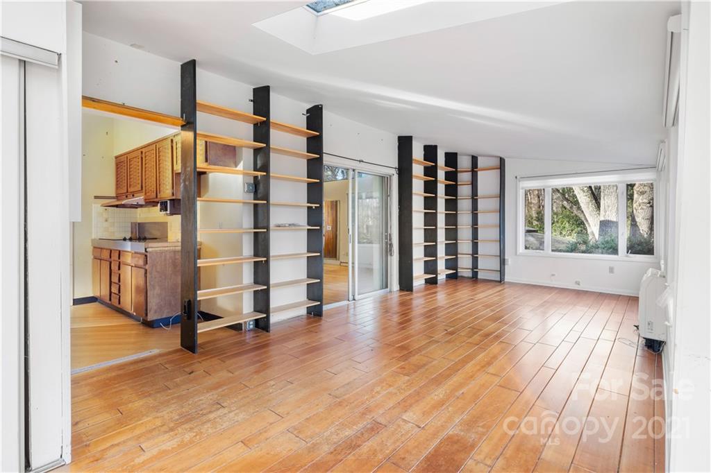 68 W Oakview Road Asheville NC 28806