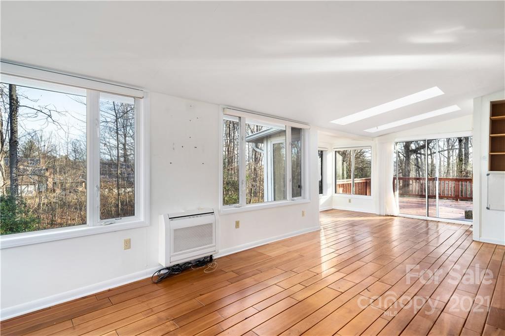 68 W Oakview Road Asheville NC 28806