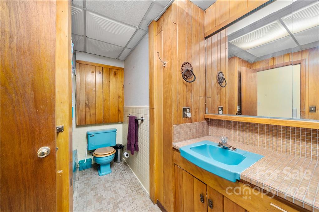 68 W Oakview Road Asheville NC 28806