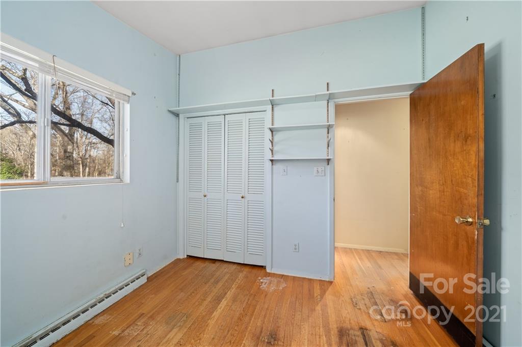 68 W Oakview Road Asheville NC 28806