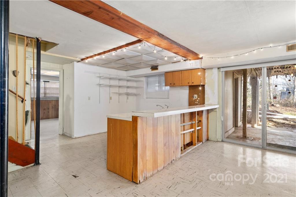 68 W Oakview Road Asheville NC 28806