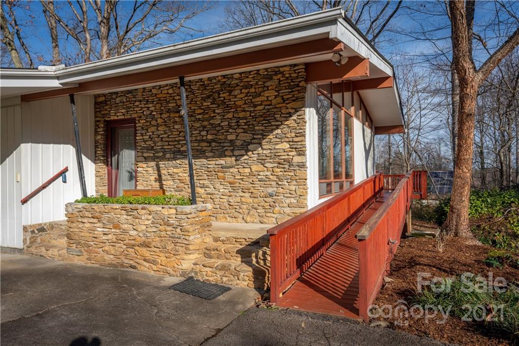 68 W Oakview Road Asheville NC 28806