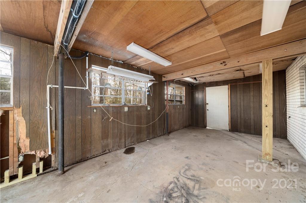 68 W Oakview Road Asheville NC 28806