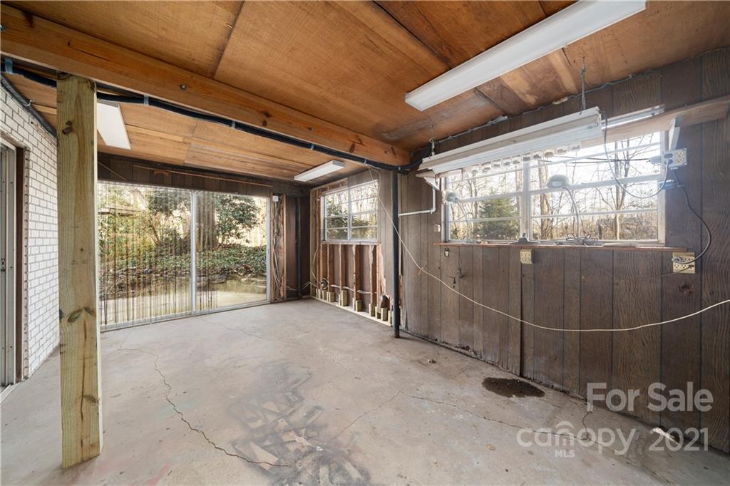 68 W Oakview Road Asheville NC 28806
