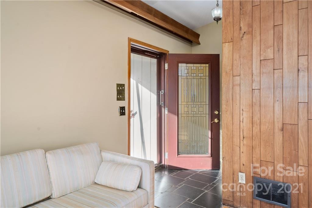 68 W Oakview Road Asheville NC 28806