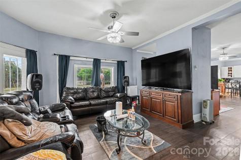 418 S Yadkin Avenue Spencer NC 28159