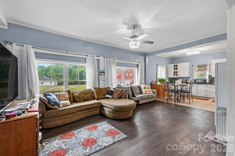 418 S Yadkin Avenue Spencer NC 28159