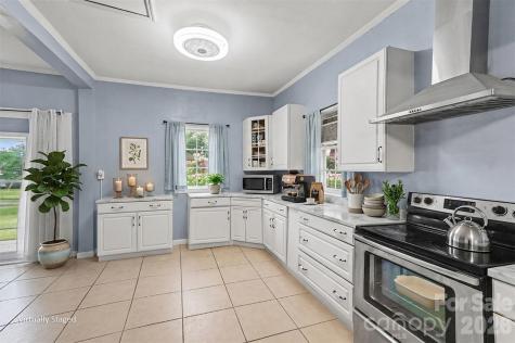 418 S Yadkin Avenue Spencer NC 28159