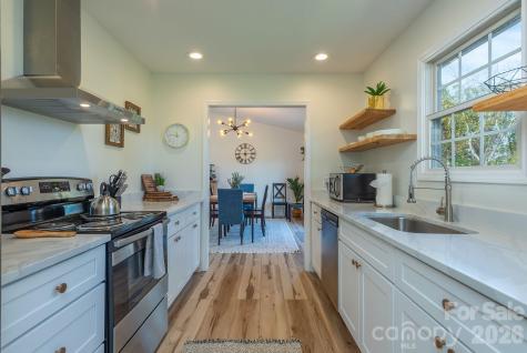 18 Garrison Road Weaverville NC 28787