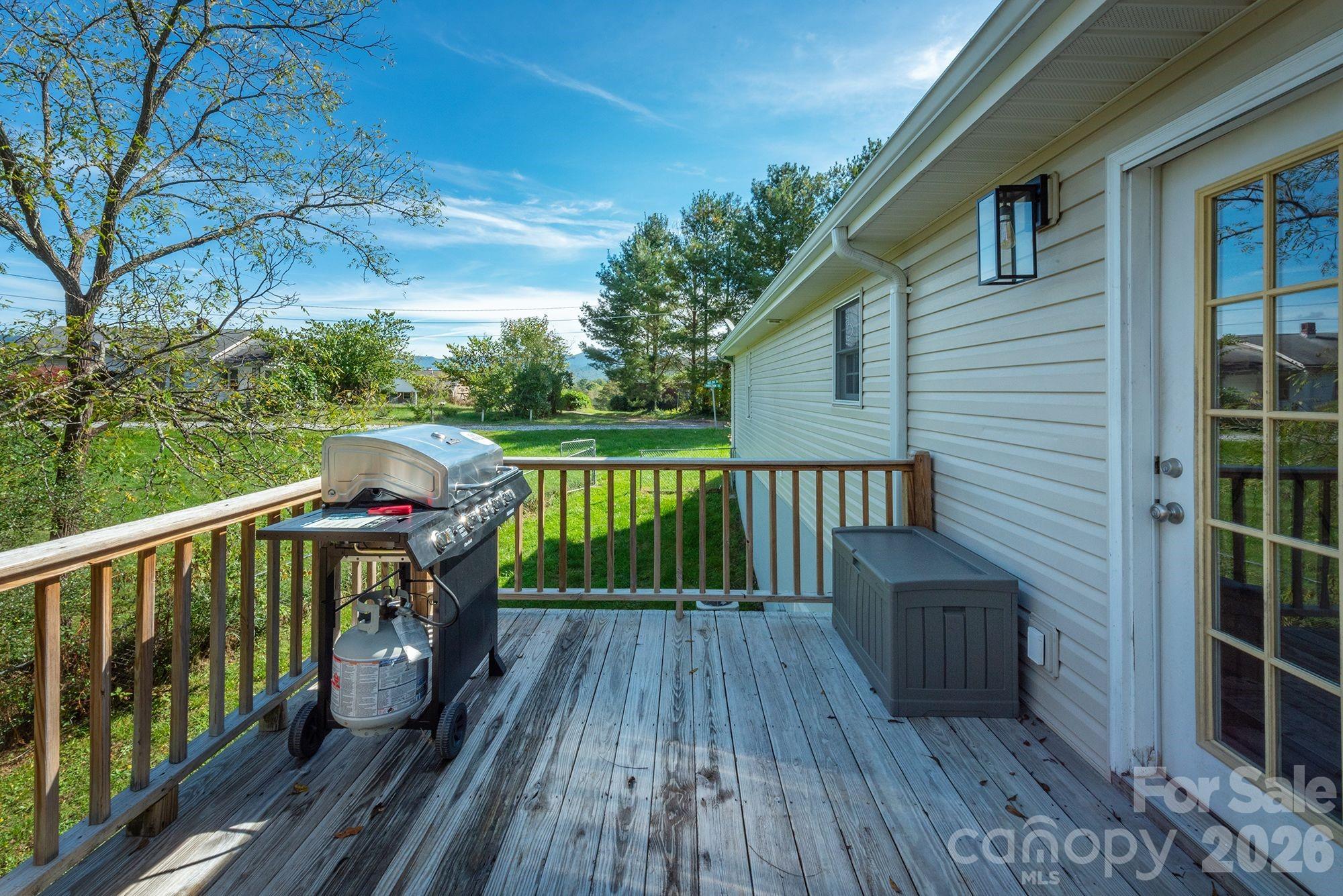 18 Garrison Road Weaverville NC 28787