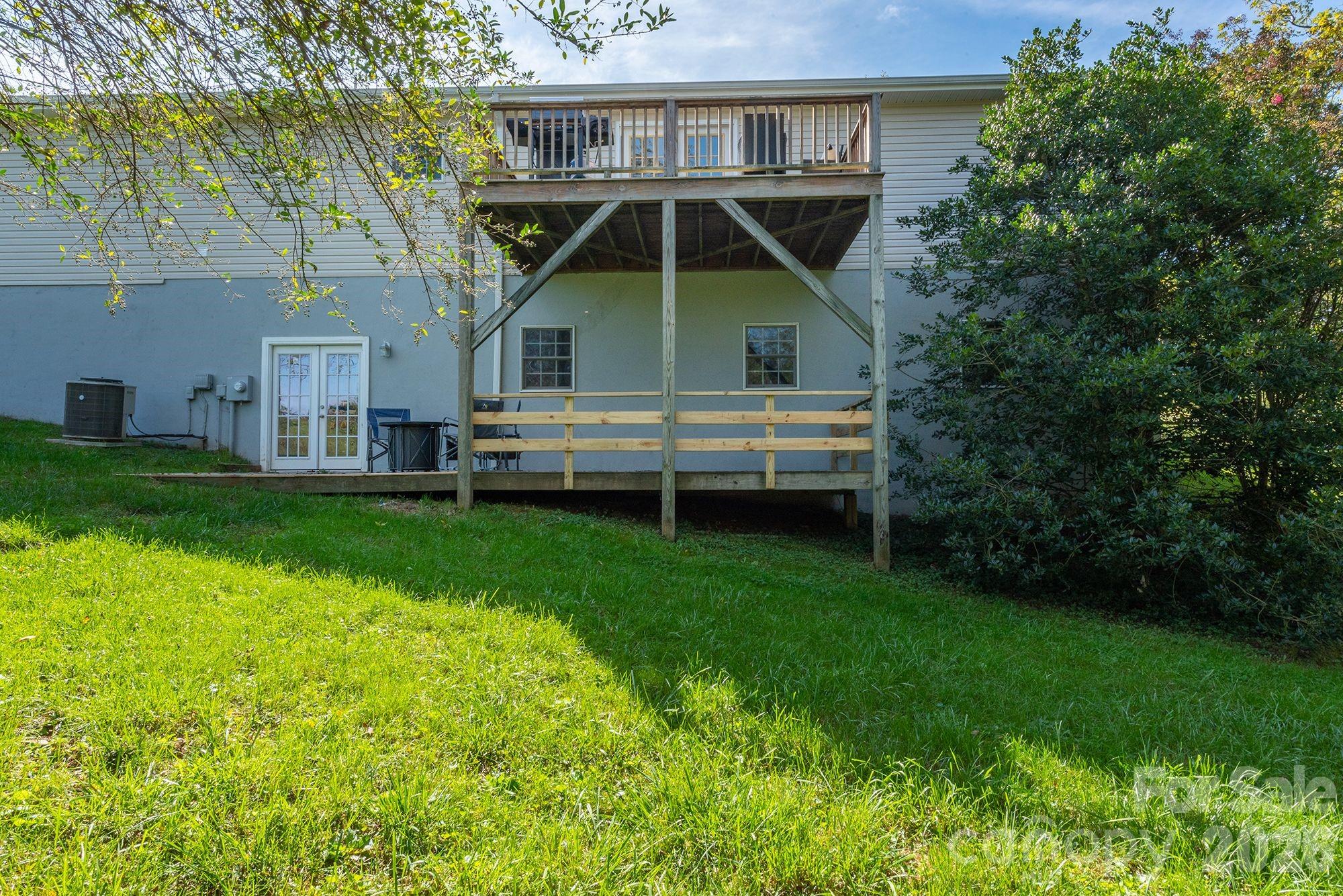 18 Garrison Road Weaverville NC 28787