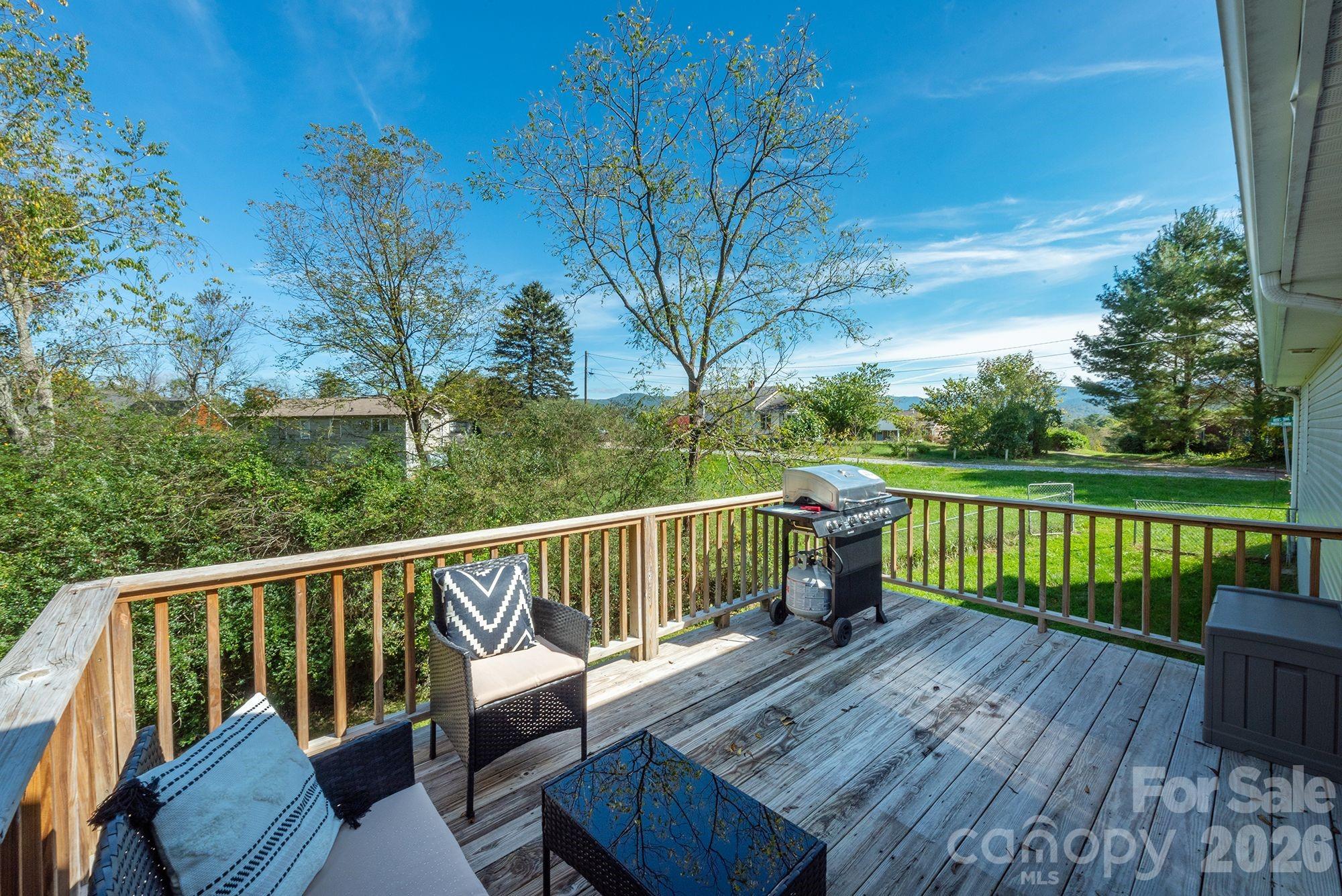 18 Garrison Road Weaverville NC 28787