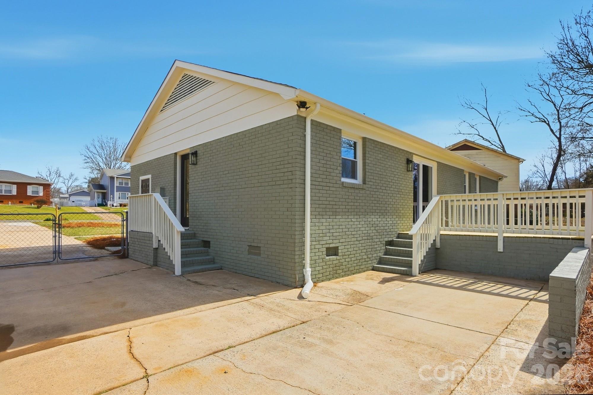 311 Red Roan Place Charlotte NC 28215