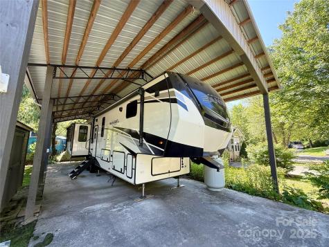 195 Finch Way West Jefferson NC 28694