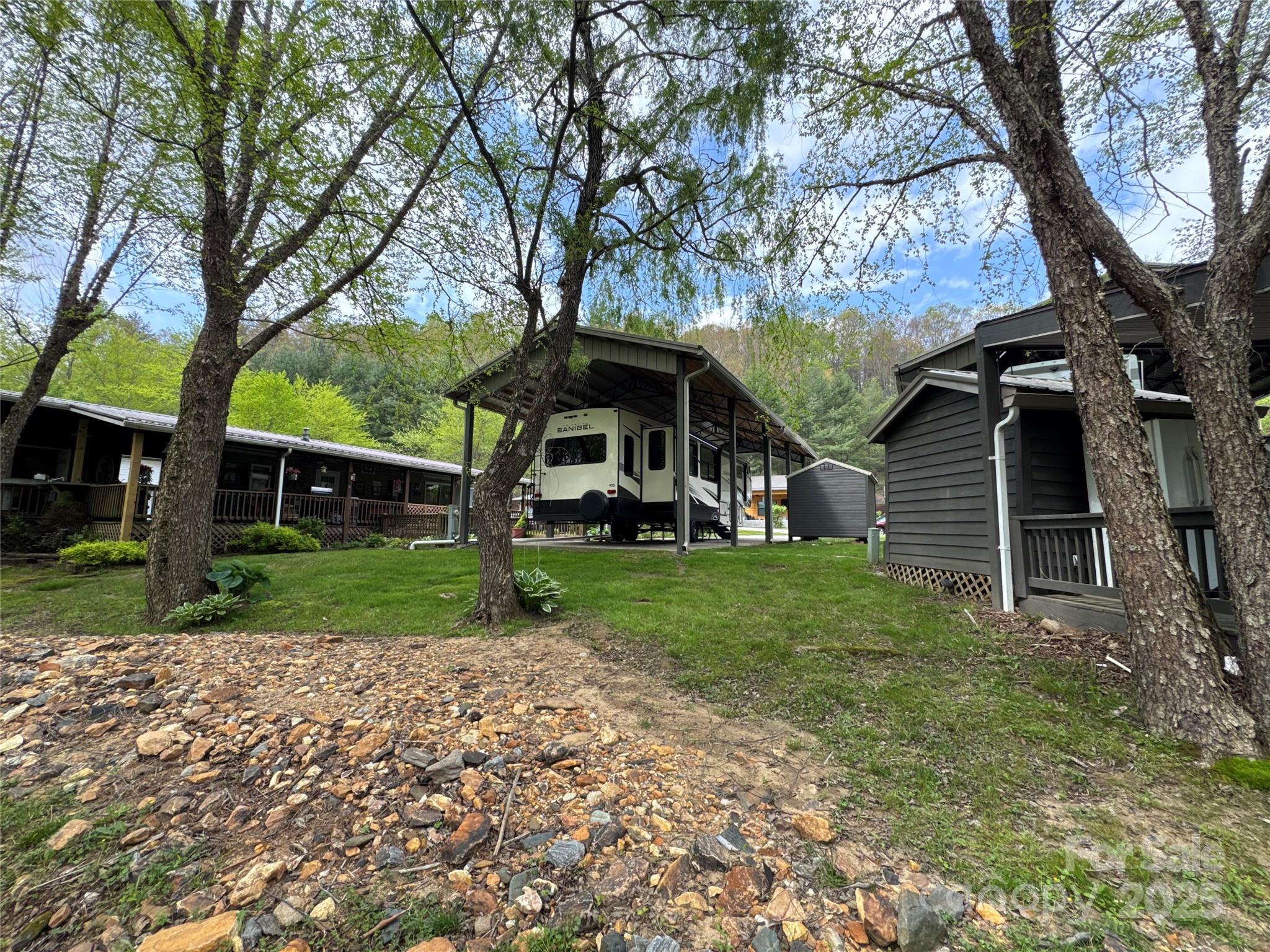 195 Finch Way West Jefferson NC 28694