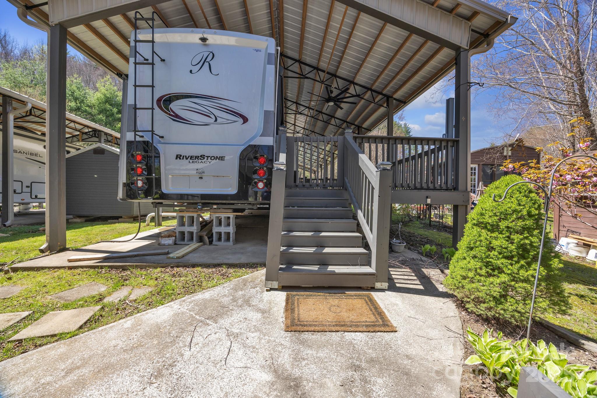 195 Finch Way West Jefferson NC 28694