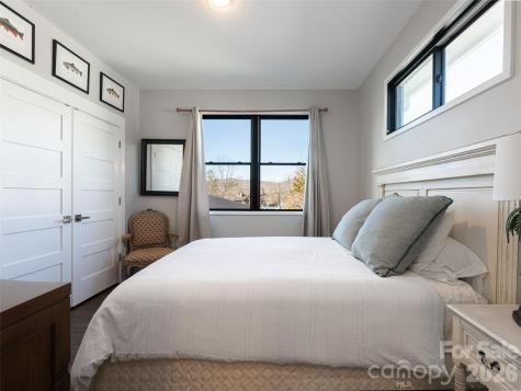 89 Vance Crescent Extension Asheville NC 28806