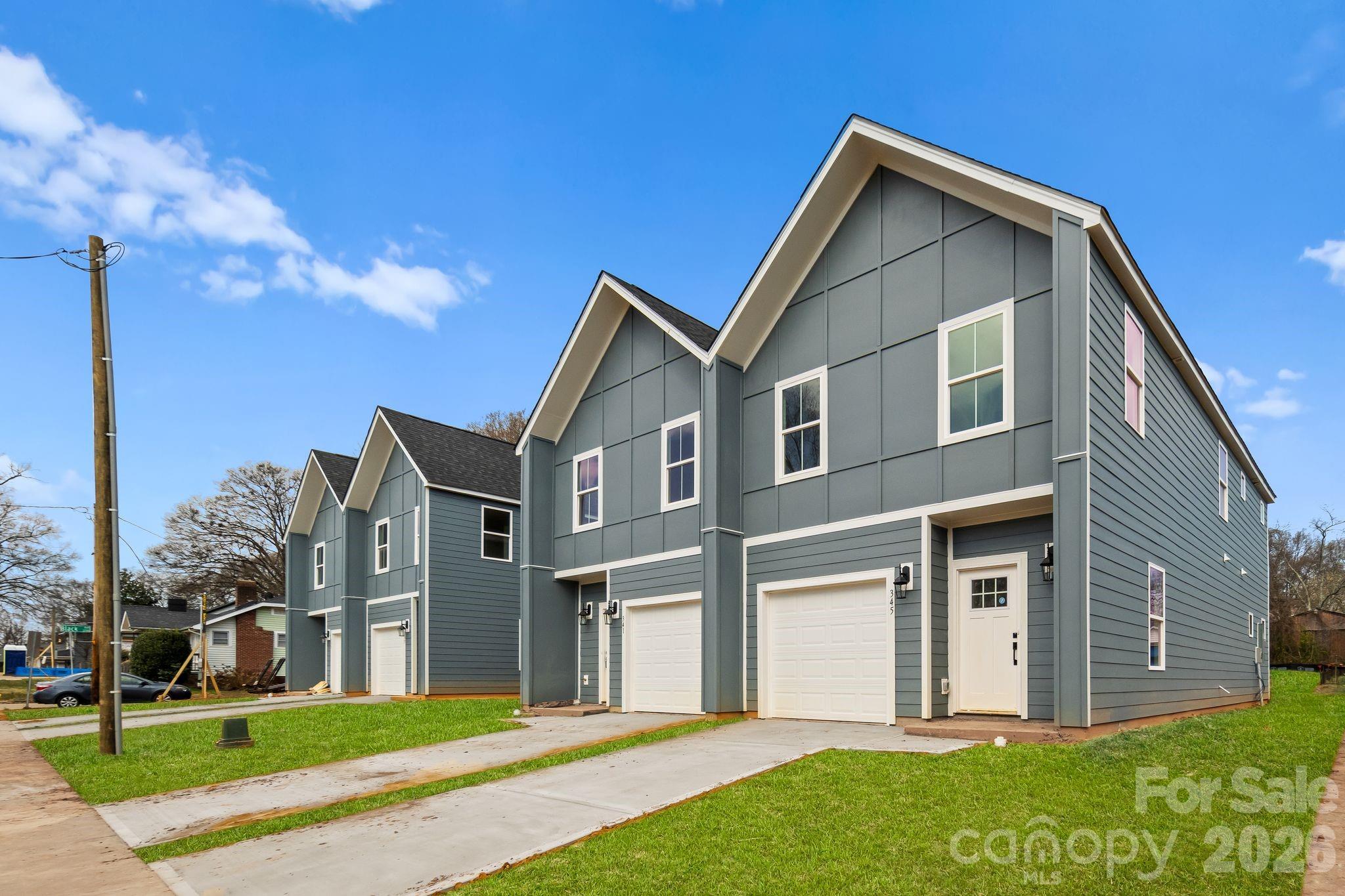 341 N Hoskins Road Charlotte NC 28216