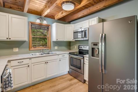 17 Greer Way Mars Hill NC 28754