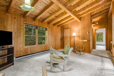 17 Greer Way Mars Hill NC 28754