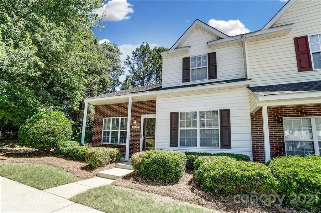 1719 Forest Side Lane Charlotte NC 28213