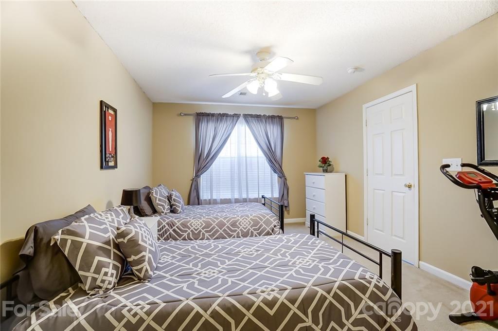 1719 Forest Side Lane Charlotte NC 28213