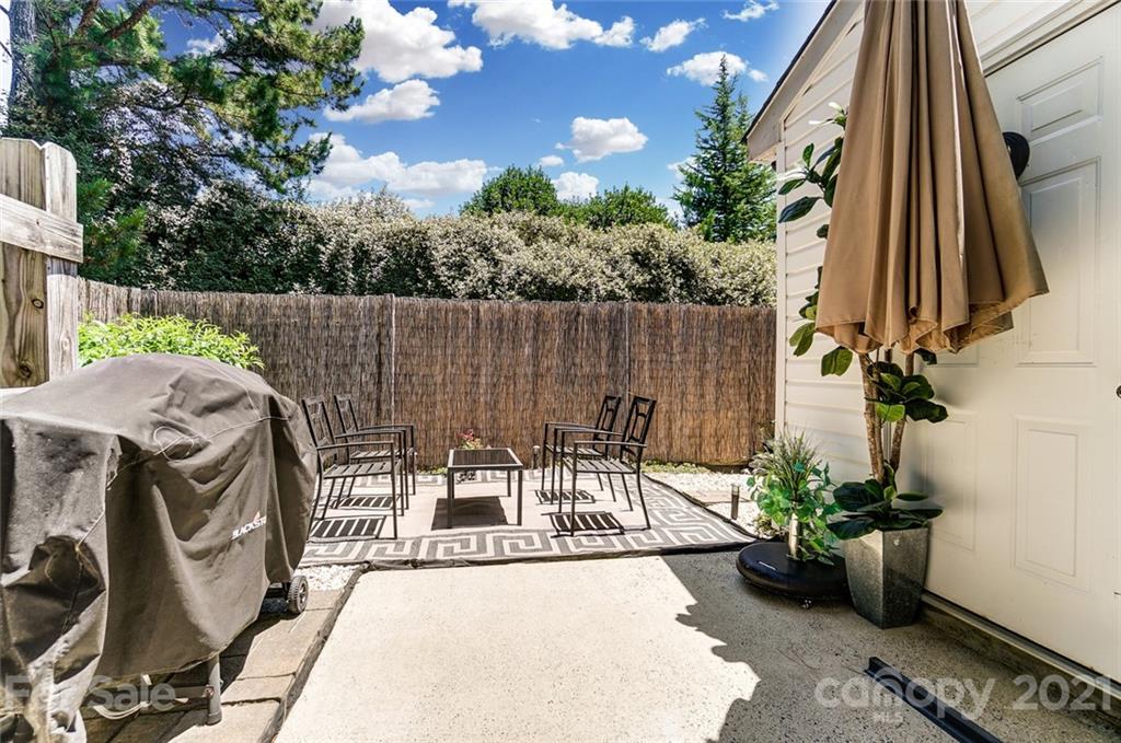 1719 Forest Side Lane Charlotte NC 28213