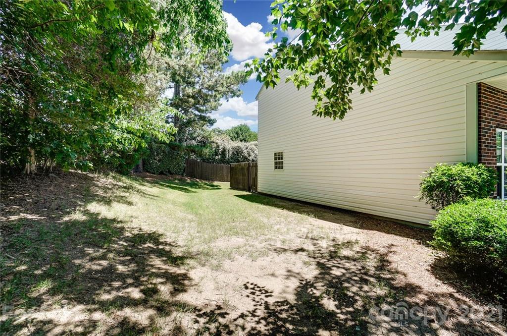 1719 Forest Side Lane Charlotte NC 28213