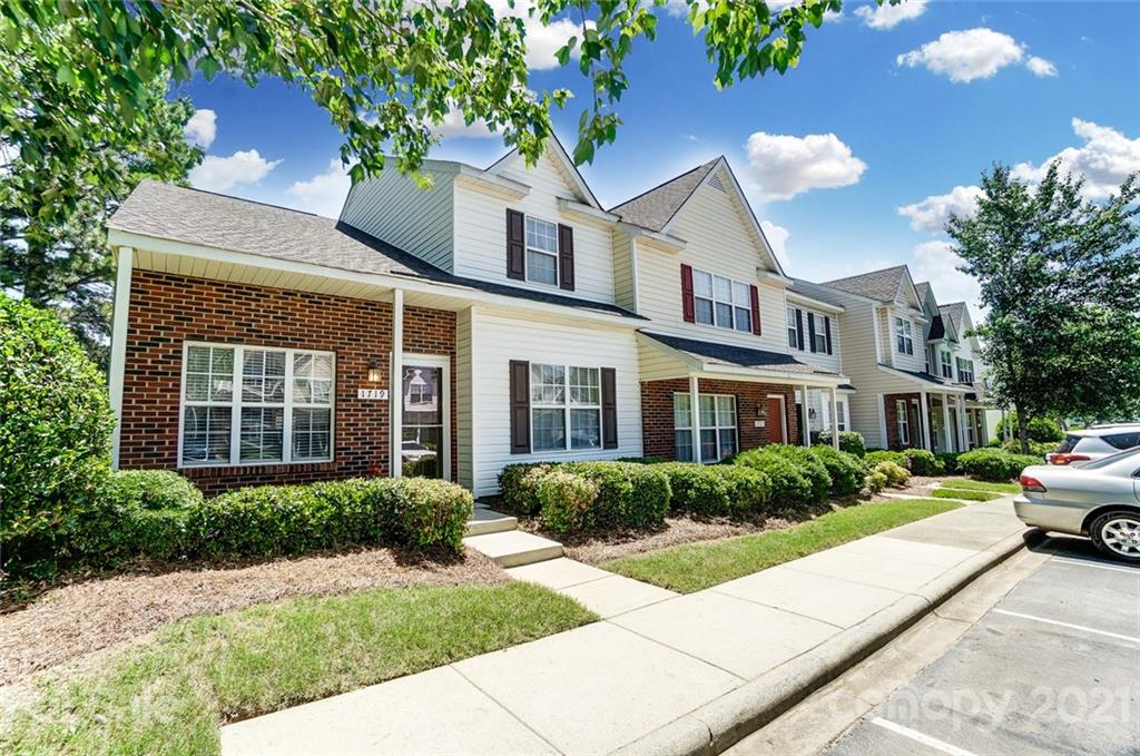 1719 Forest Side Lane Charlotte NC 28213