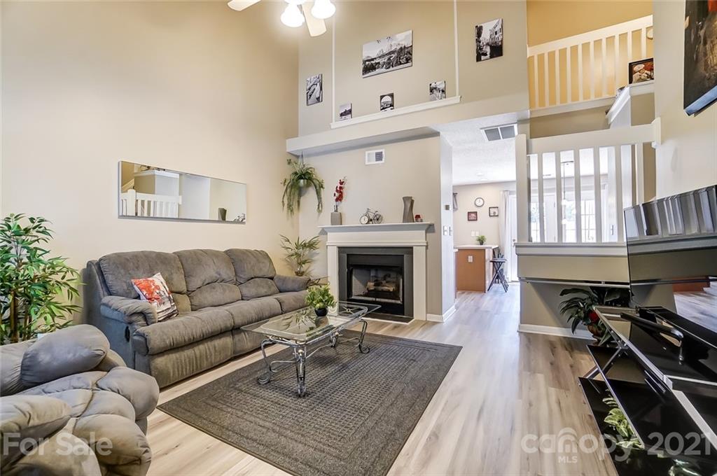 1719 Forest Side Lane Charlotte NC 28213