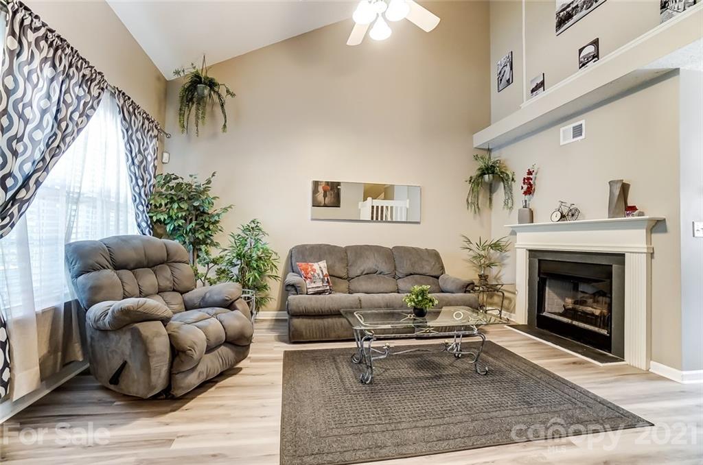 1719 Forest Side Lane Charlotte NC 28213