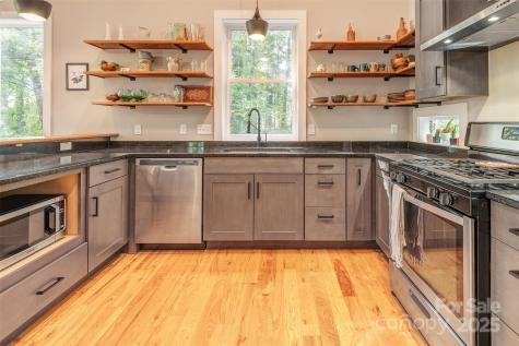 42 Salola Street Asheville NC 28806