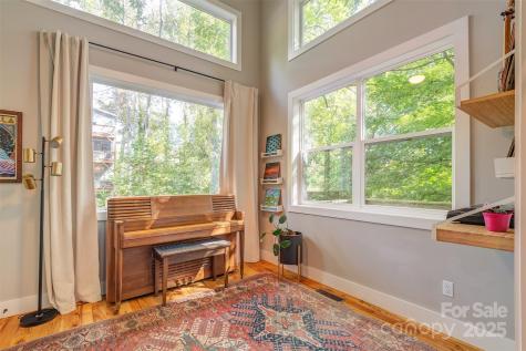 42 Salola Street Asheville NC 28806