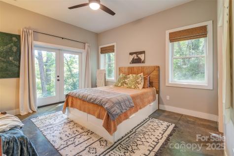42 Salola Street Asheville NC 28806