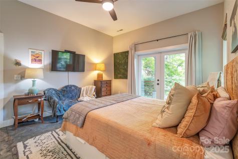 42 Salola Street Asheville NC 28806