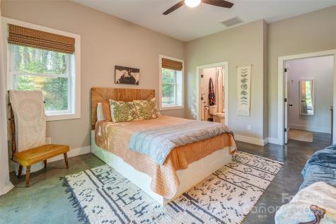 42 Salola Street Asheville NC 28806