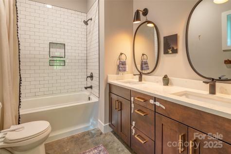 42 Salola Street Asheville NC 28806